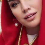 Özlem Balcı Instagram - Her yol kapalı olsa da, kapısından ayrılma; O sana kimsenin bilmediği gizli kapıyı açar. Hz. Mevlâna