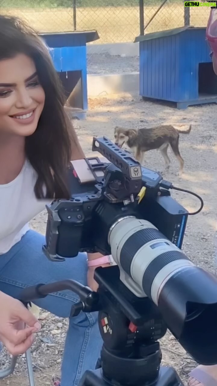Özlem Balcı Instagram - Biz mideye ve mihnet edilen çıkarlara bakarak değil, milletseverliğine, vatanperverliğine, devlet-i ebed müddet felsefesine, İ’layı Kelimetullah inancına, Kızılelma ve Turan ülküsüne yaslanarak var olmuş necip ve nezih bir hareketin mensuplarıyız… Liderimiz Sayın Devlet Bahçeli🇹🇷🇹🇷🇹🇷