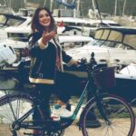 Özlem Balcı Instagram - Tam üzülecek gibi oluyorum sonra birden aklıma Fethiye’de yaşadığım geliyor, vazgeçiyorum😎👋❤️