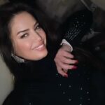 Özlem Balcı Instagram - Zeki bir insanın en sert eleştirisini, kitlelerin şuursuz takdirine tercih ederim… Johannes Kepler