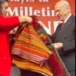 Özlem Balcı Instagram - Gülüşüne kurban olduğum Liderimiz @dbdevletbahceli 🇹🇷🌹