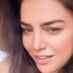 Özlem Balcı Instagram – Burjuva olma özlemi içinde yanıp tutuşan sosyalist arkadaşlar iyi günler..
Kapitalizmden şikayet edip doları yatırım aracı yapanlar, iyi günler..
Dışarıda Aslan ,evde kedi olanlar iyi günler..
Kaderci arabesk ile şikayet eden Stockholm Sendromu
Yaşayanlar sizide iyi günler…