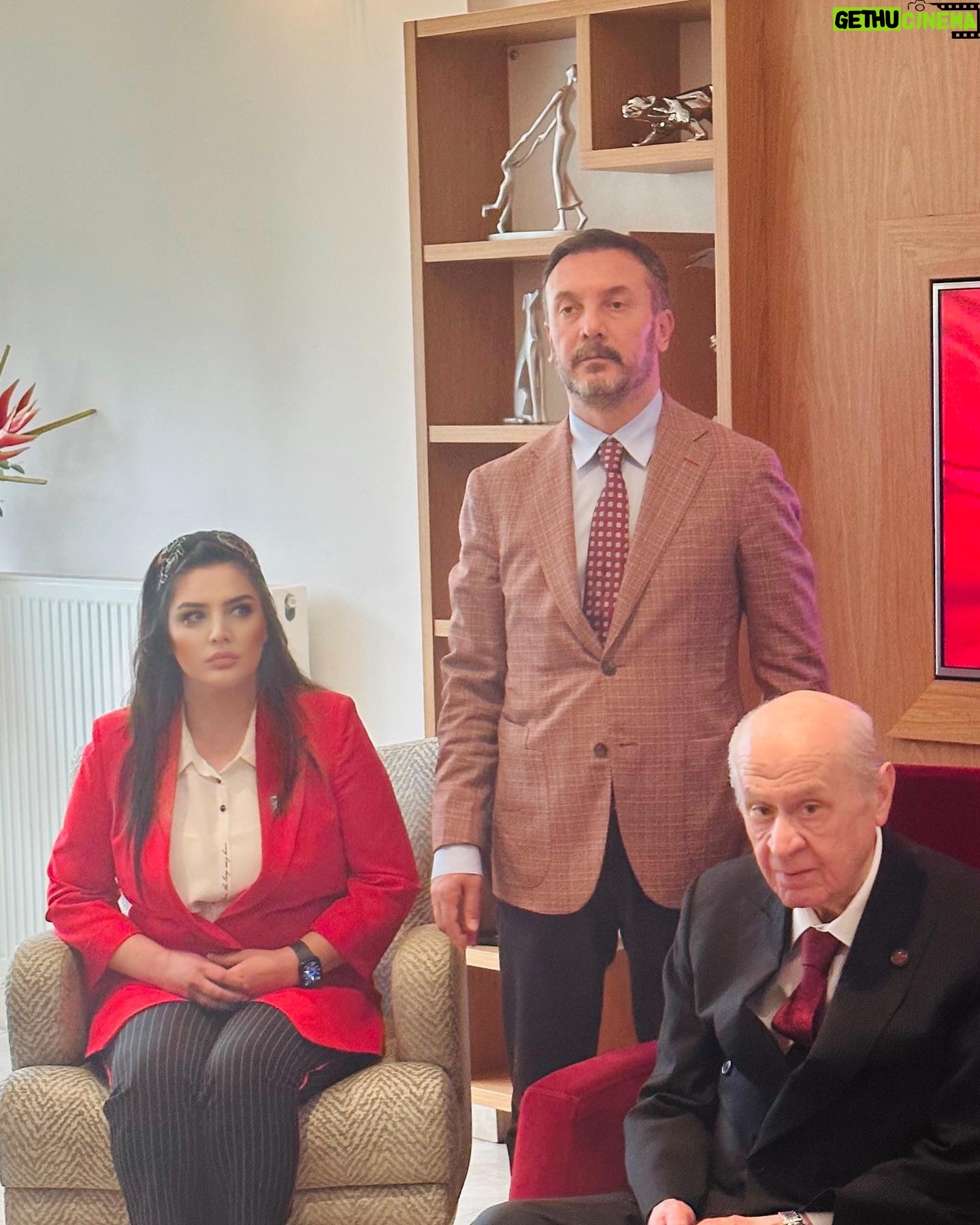 Özlem Balcı - 88.8K Likes - Muğla sıra sende🇹🇷🇹🇷🇹🇷 @dbdevletbahceli 👏👏👏