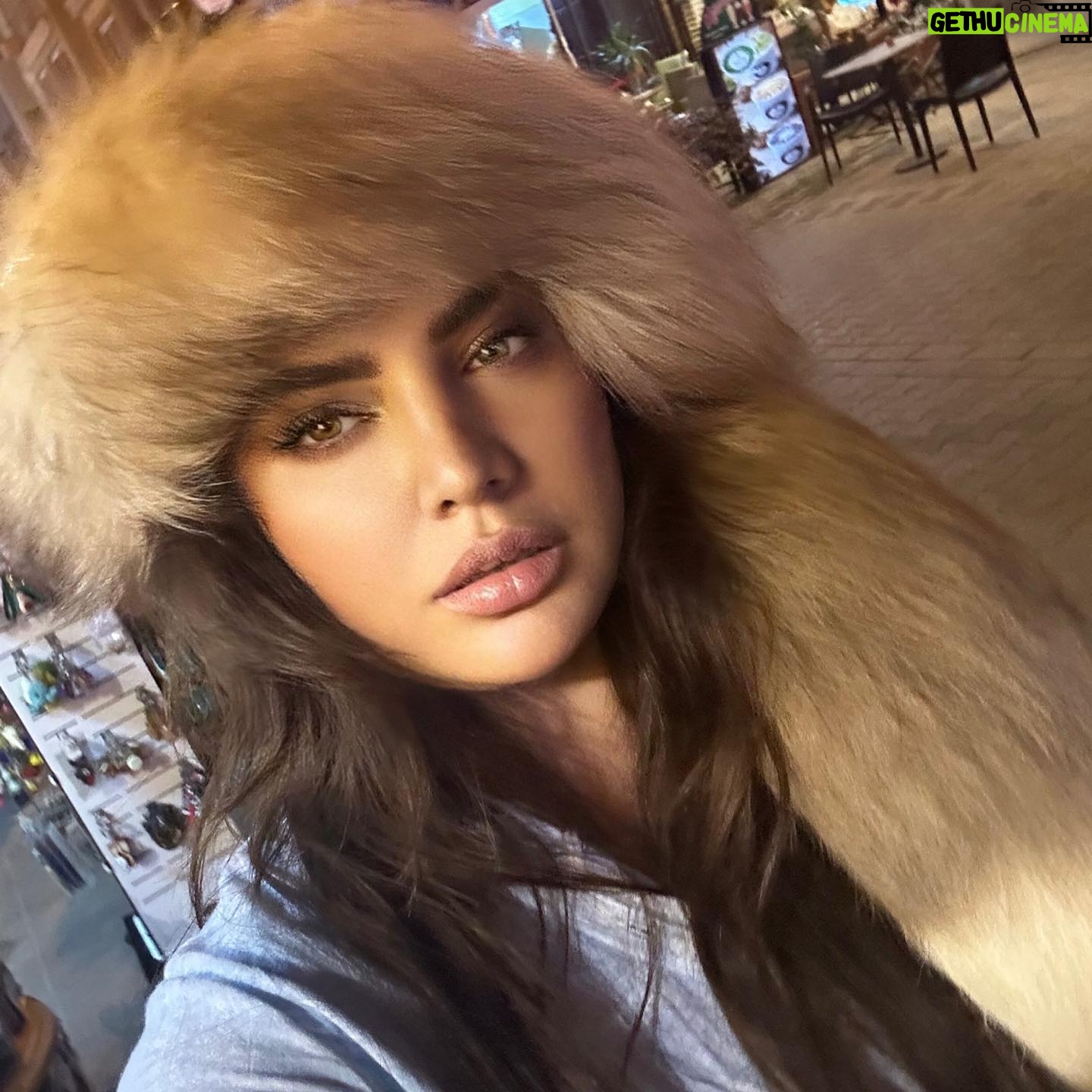 Özlem Balcı Instagram - Hava soğudu dedikleri masum Fethiye’li bakışım🦧🦧🦧
