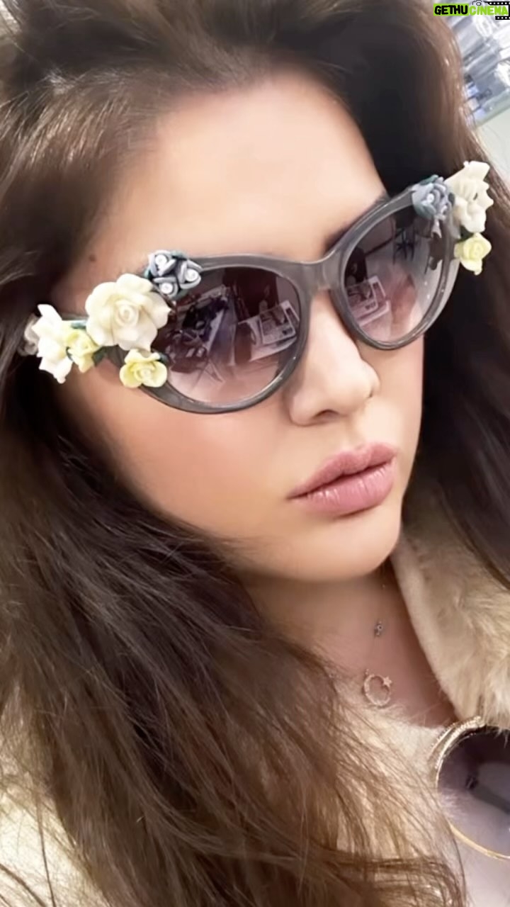 Özlem Balcı Instagram - Fethiye’de hafif yağmurlu bir hava tam Ümit Besen dinlemelik🙈 Keşke tüm sokaklara belediye bu şarkıyı yayınlasa😊👋 @umit.besen 👏👏