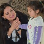 Özlem Balcı Instagram - Seydikemerli hemşerilerimle buluşuyoruz kapı kapı gezip muhtarlarımız ve ilçe başkanımızla herkesin gönlüne koşuyoruz 🇹🇷 @aric6090 #seydikemer