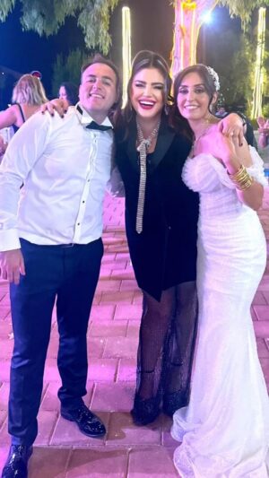 Özlem Balcı Instagram - Canım kuzenim @tugcesens ve çok kıymetli damadımız @tlvdt bir ömür boyu mutlu olun🇹🇷🌹🧿