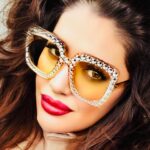 Özlem Balcı Instagram - Kırık ayağının üstünde yürü; ama kimsenin omuzunda el izini bırakma😎
