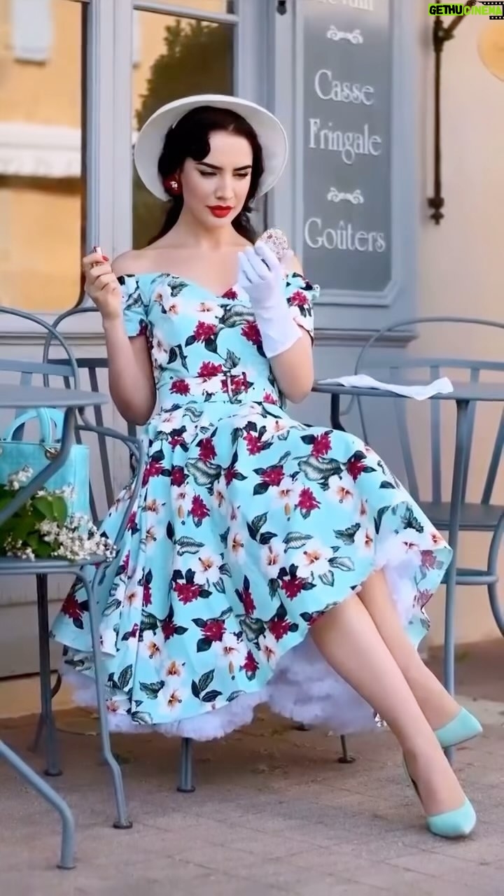 Özlem Balcı Instagram - “Mücevherler vakitle alınabilir ama vakitler mücevherle alınamaz.” 🦋