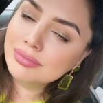 Özlem Balcı Instagram - Yoldaki bir tepecik seni bunaltmış; oysa önünde yüzlerce dağ var. / Mevlana🌹