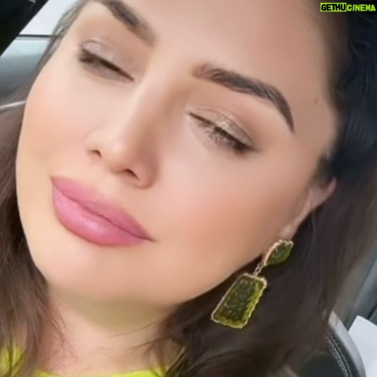 Özlem Balcı Instagram - Yoldaki bir tepecik seni bunaltmış; oysa önünde yüzlerce dağ var. / Mevlana🌹