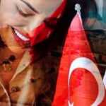 Özlem Balcı Instagram - Milliyetçilik millete duyulan kara sevda olmakla birlikte yine millet lehine uzak içinde uzağı görebilme vizyonudur. Bu nedenle; Davamız büyük Davamız kutlu Davamız doğrudur. 🇹🇷🇹🇷🇹🇷 Devlet Bahçeli MHP Genel Başkanı 17.10.2023