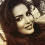 Özlem Balcı Instagram - Beni burdan al diye mesaj attığınızda gelip sizi oradan alacak biriniz var mı? Benimki 112😂