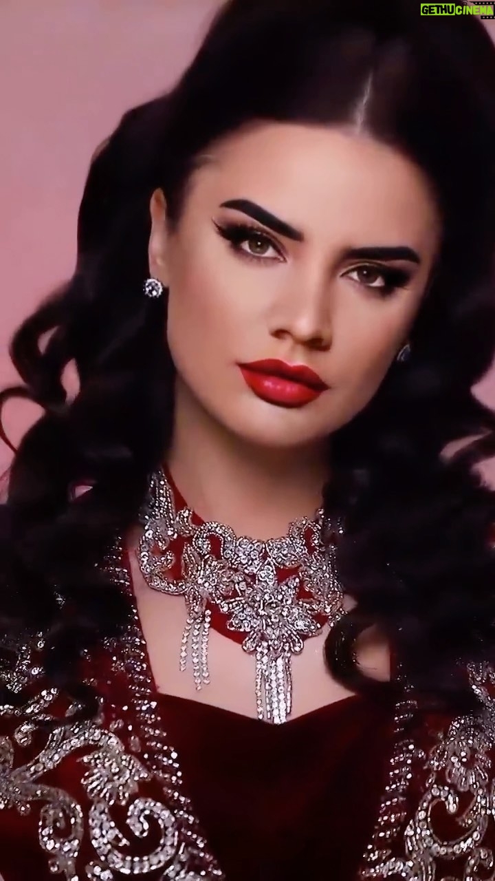 Özlem Balcı Instagram - Pişmişin halinden anlar mı ham, sözü kısa kesmek lazım vesselam... ♠️♣️♦️♥️