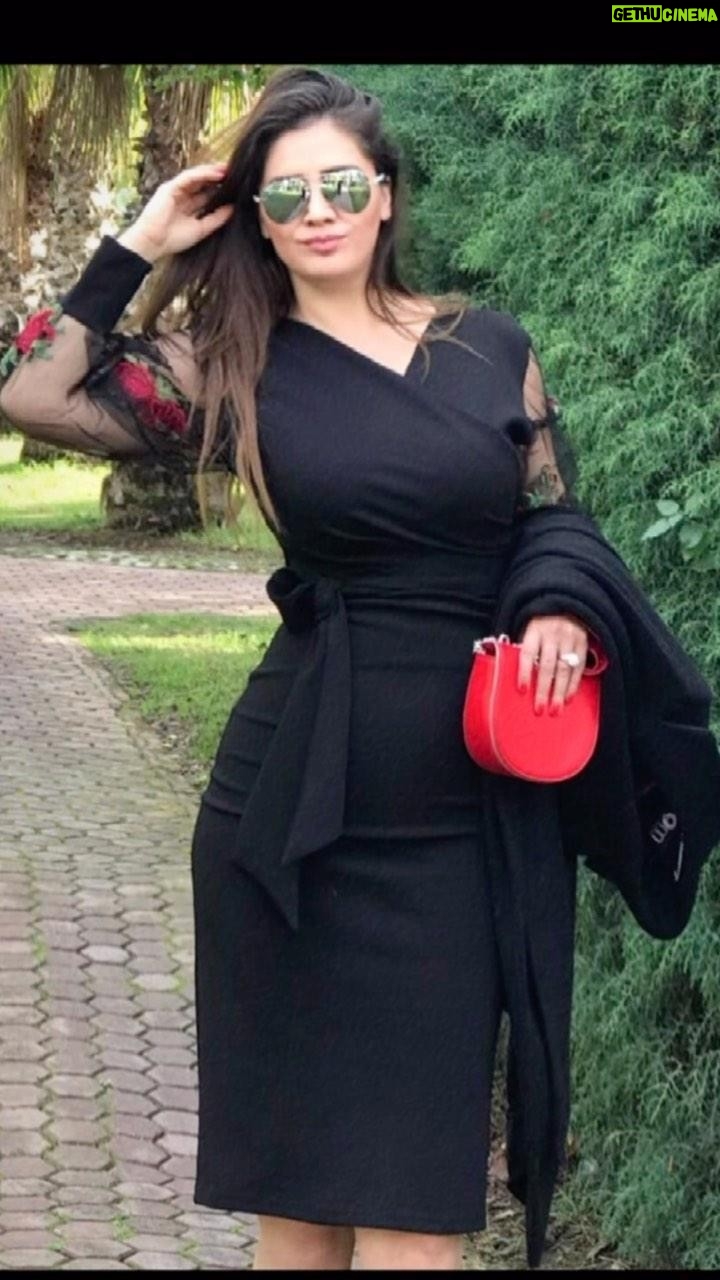 Özlem Balcı Instagram - Kim diyorsa ki benim herşeyim Tam’dır. Bilsin ki o insan gerçekten Ham’dır.