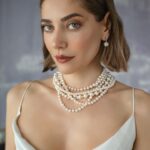 Öznur Serçeler Instagram - Bu ay @instyleturkiye dergisinin "Güzellik Sohbeti" köşesinde ben varım. Röportaj: @selinerkmen Fotoğraf: @cemtalu