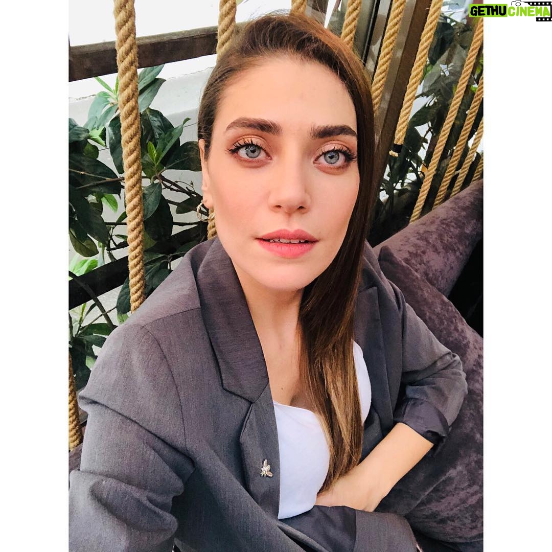 Öznur Serçeler - 158.1K Likes - Güzel bir cuma☕️
💄 @pelinpehlivanogluu
