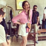 Öznur Serçeler Instagram - Kahkaha atmanın sınırlarını zorladığım günlerden
