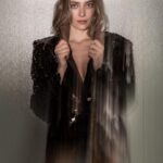 Öznur Serçeler Instagram - 🪩 Fotoğraf: @cemtalu Styling: @hamiyetaktass Saç: @mesut.ozuzun Makyaj: @makeup_aysealtunyildiz @rafflesistanbul @management.be