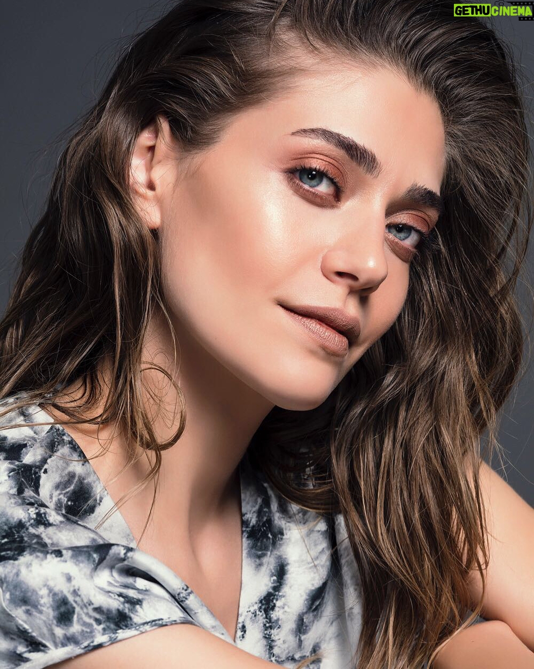Öznur Serçeler Instagram - Elele çekiminden son kalan fotoğraf muhteşem bir ekiple çalışabilme fırsatı bulduğum için çok mutluyum :) @eleledergisi