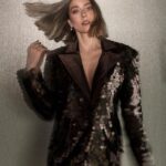 Öznur Serçeler Instagram - 🪩 Fotoğraf: @cemtalu Styling: @hamiyetaktass Saç: @mesut.ozuzun Makyaj: @makeup_aysealtunyildiz @rafflesistanbul @management.be