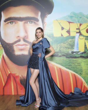 Öznur Serçeler Instagram - Recep İvedik7 ile bugün Disney  'ta buluşuyoruz!🍿⠀
⠀
Dün gece galamızda heyecanıma ortak olan herkese çok teşekkür ederim! ✨ ⠀
Set temposunda hayal ettiğimiz elbiseyi kısa süre içinde hazırlayan tasarımcımız @suleymanguvencc ⠀
@alissenuera ⠀
Her an yanımda ve her anımda mutluluğuma ortak olan canım menajerlerim @management.be ailesi 🌹 💙✨⠀
@esergk ⠀
@hamiyetaktass ⠀
@mustafaayata ⠀
@ebruesenturgud⠀