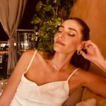 Öznur Serçeler Instagram – Siyah giymedim toz olur diye, beyaz giydim umarım söz olmaz 🤭