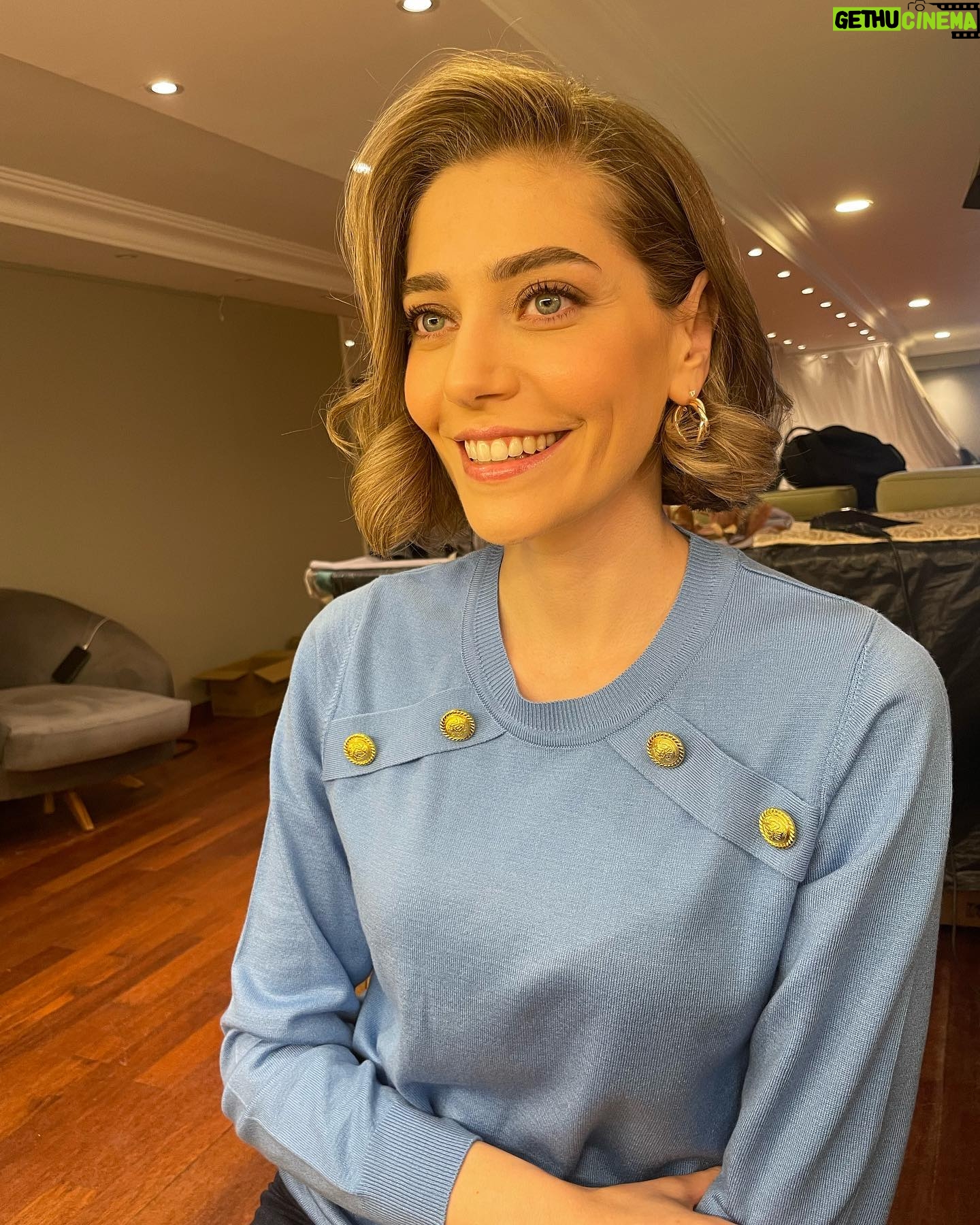 Öznur Serçeler - 192.2K Likes - No filter however
Yes make up and hair spray 😉
@makeupbyhatice
@hasangevher.hairstyling