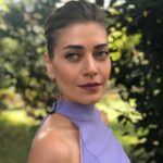 Öznur Serçeler Instagram - 💜🙏🏼 💄 @hediyeorhan 💇🏼‍♀️ @bilalarac 👗 @dilsanyelc @costumebydilsan 📷 @aliyagciii