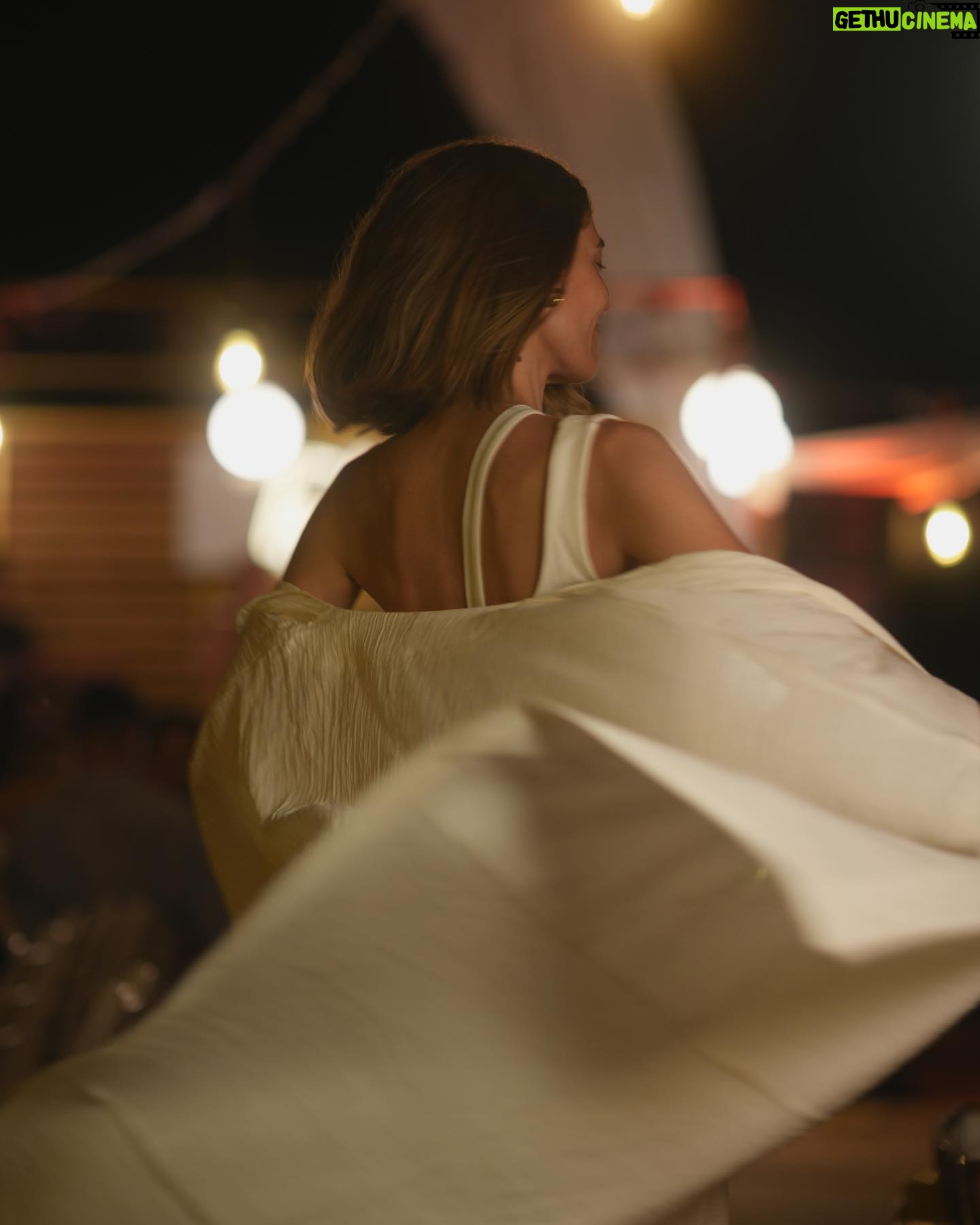 Öznur Serçeler - 254.8K Likes - Akdeniz akşamları 🪘