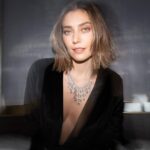 Öznur Serçeler Instagram - 🖤 Fotoğraf: @cemtalu Styling: @hamiyetaktass Saç: @mesut.ozuzun Makyaj: @makeup_aysealtunyildiz @management.be