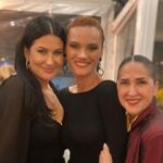 İclal Aydın Instagram – Üç Kız Kardeş dün gece AB ve ABC1 kategorilerinde bir kez daha 1.oldu🧿 
@uckizkardestvdizisi 👏🏻👏🏻👏🏻🎈

Tebrikler şahane ekip arkadaşlarım. Tebrikleeeer🌸

Ve…. 
Canım Nazlı💙
Ah, ne zor bir ödevi nasıl şahane yapıyorsun, güzel, zarif, çalışkan, iyi kalpli, efendi, saygılı, şahane kardeşim benim💙 
Bana söz verdin. İlk ödülünde “o demişti” diyeceksin. 
Güzel kalbin hiç dert görmesin inşallah. 
Peki, canım Tümay’ın seni böyle sarıp,sarmalaması? 🧿 
Ne güzel geceydi, ne güzel. Vallahi, maşallah bize💙