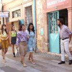 İclal Aydın Instagram – Set fotoğraflarına devam edelim mi? 
1- O bir tane tel göz mü alıyor?
2-Aslında mutlu dünürler olabilirdik!
3- Bazen nedensiz sevinebilirim.
4- Sen bizden geçti mi sandın?
5- Biliyosun di mi, kitapta Türkan’ı başka bir son bekliyor. :)
6- İyidir yengecim, senden n’aber?
7- Bazen nedenli sevinebilirim. 
8- Neler oluyor hayatta!
9- Bu fotoğrafları kim çekti sanıyorsunuz? 🤗

@uckizkardestvdizisi