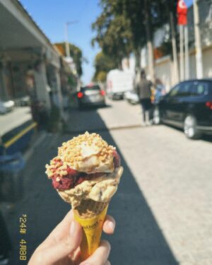 İlay Erkök Instagram - 🌸
•
a stunning day in Urla #dumplings w/ M,A 
•
🩷