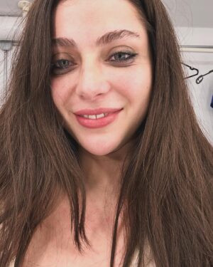 İlay Erkök Instagram - Nisan ayı bizi bekler Desdemona 🥹♥️