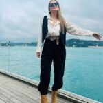 İpek Filiz Yazıcı Instagram - Bi boğaz havası alalım dedik 🫶🏻 ooh mis 🌊🤍