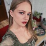 İpek Filiz Yazıcı Instagram – Kulaklı mı, kulaksız mı?