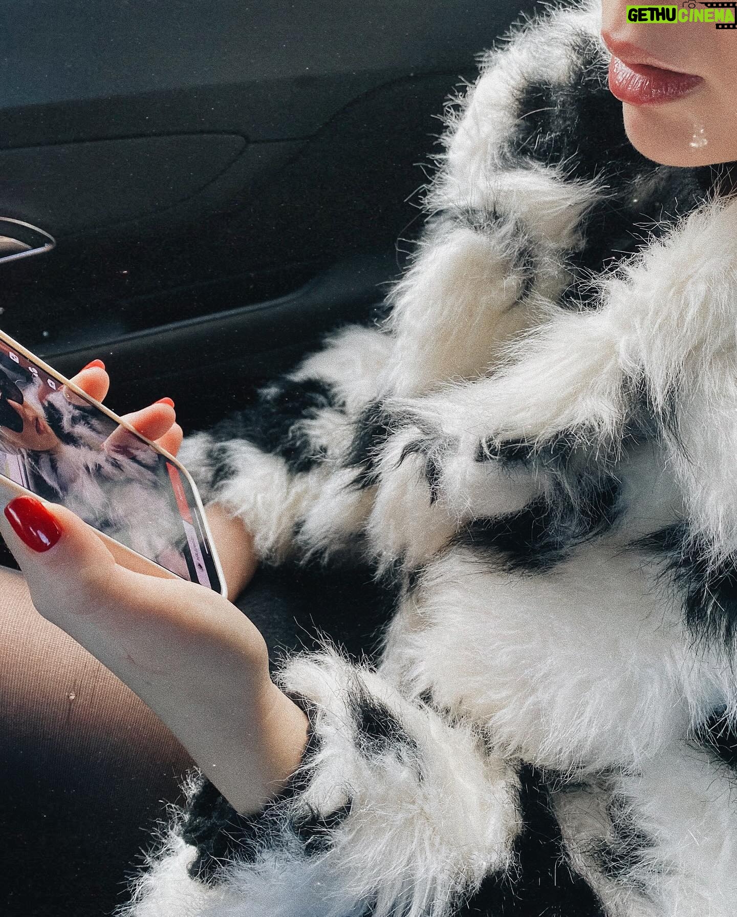 İpek Filiz Yazıcı Instagram - tiktok çekerken yakalanmışım hanskamsmms iyi ki yakalamışsın aşkım @duruuyazici