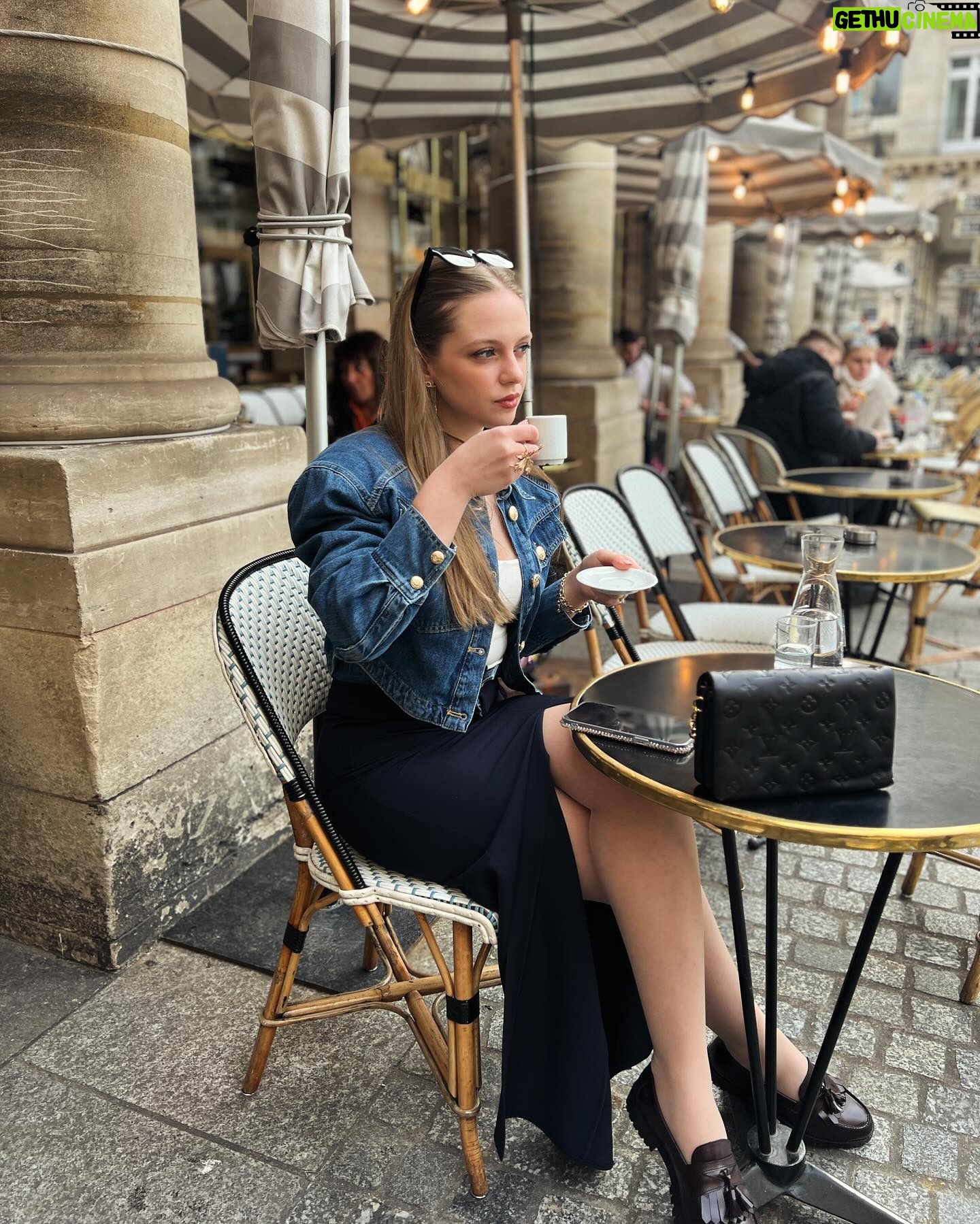 İpek Filiz Yazıcı Instagram - Dump işinde hiç iyi değilim beğendiklerimi koydum işte…