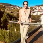 Şükran Ovalı Instagram – Güneşli havalara veda :) dipnot: yağmuru da severim berekettir 🙃 📸 @canererkin 😘♥️