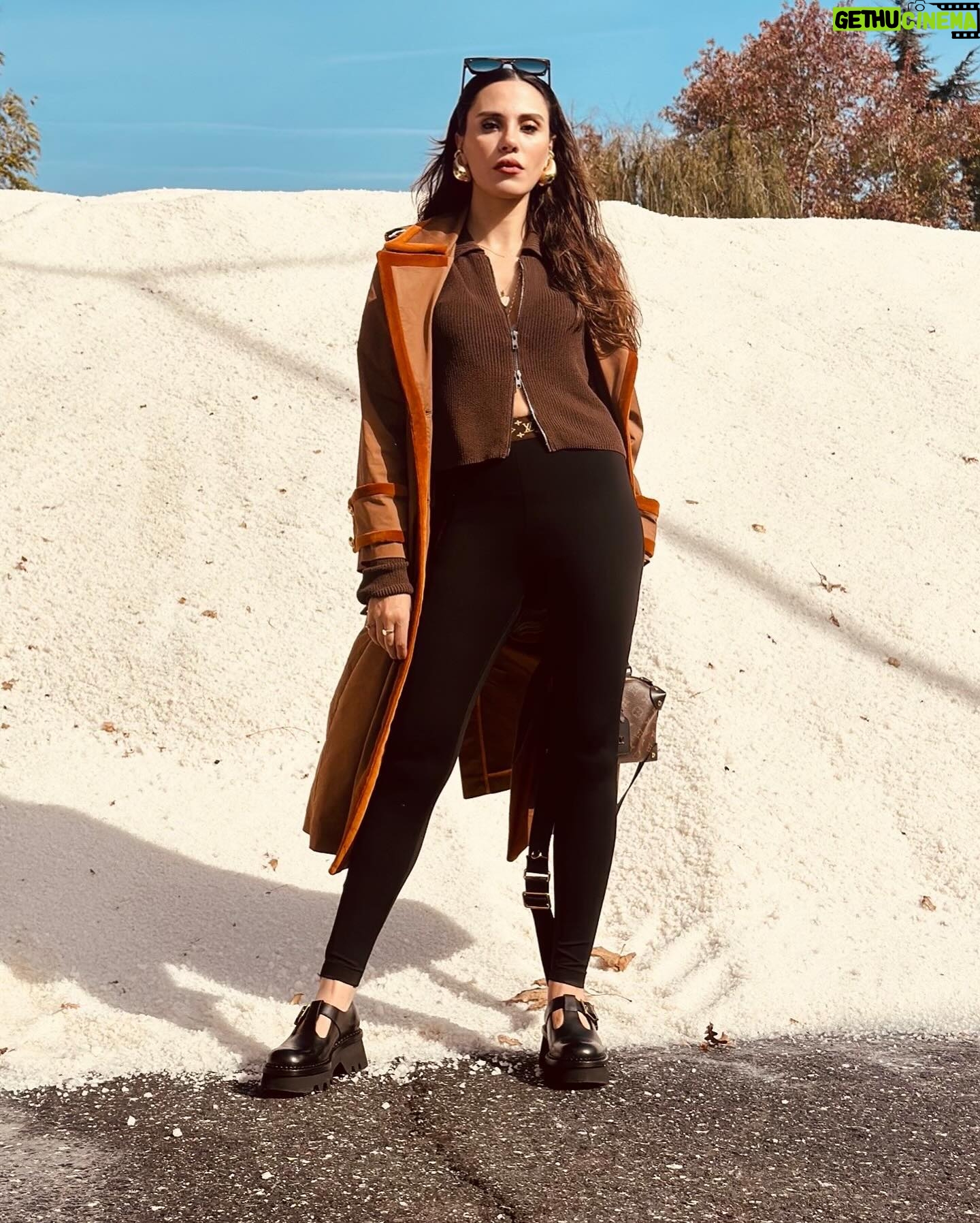 Şükran Ovalı Instagram - 📸 sevgili eşim çekmiştir :))) @canererkin ♥️ iyiii pazarlar olsun huzur dolu…