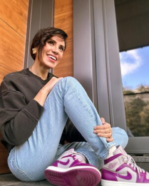 Şükran Ovalı Instagram - 💜saçları kestrmedim toplayıverdim :)))
