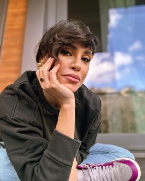 Şükran Ovalı Instagram - 💜saçları kestrmedim toplayıverdim :)))