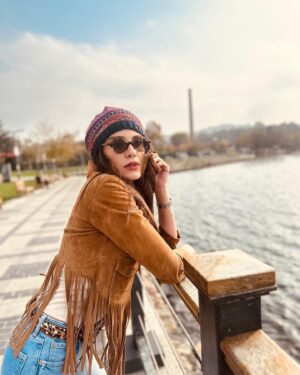 Şükran Ovalı Instagram - 🍂🤎 msj açık :)