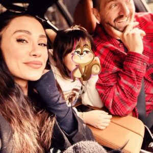 Şükran Ovalı Instagram - Aman da pek güzel güüüün :)))) 🧿 erken kalkan yol alır( iyi ki kalktın tamm anladık ) 😄♾️🤍 #myfamily 💘