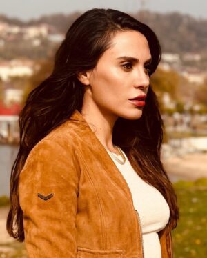 Şükran Ovalı Instagram - 🍂🤎 msj açık :)