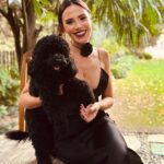 Şükran Ovalı Instagram – 🖤