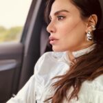 Şükran Ovalı Instagram – Sevince abartmayanlar bizden değildir :)💜