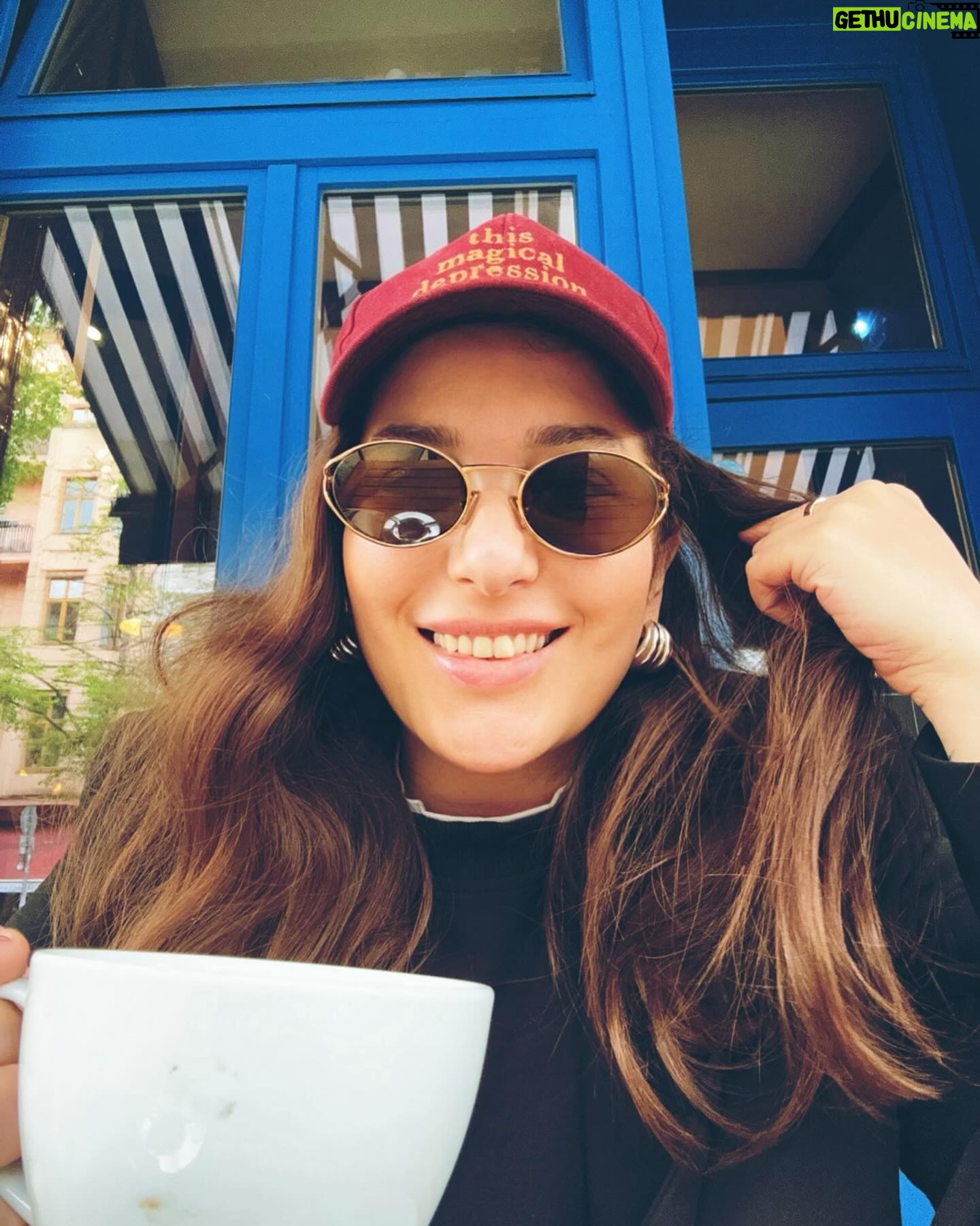 Şebnem Bozoklu Instagram - Baharı bekleyen kumrular gibiiiii 🔆