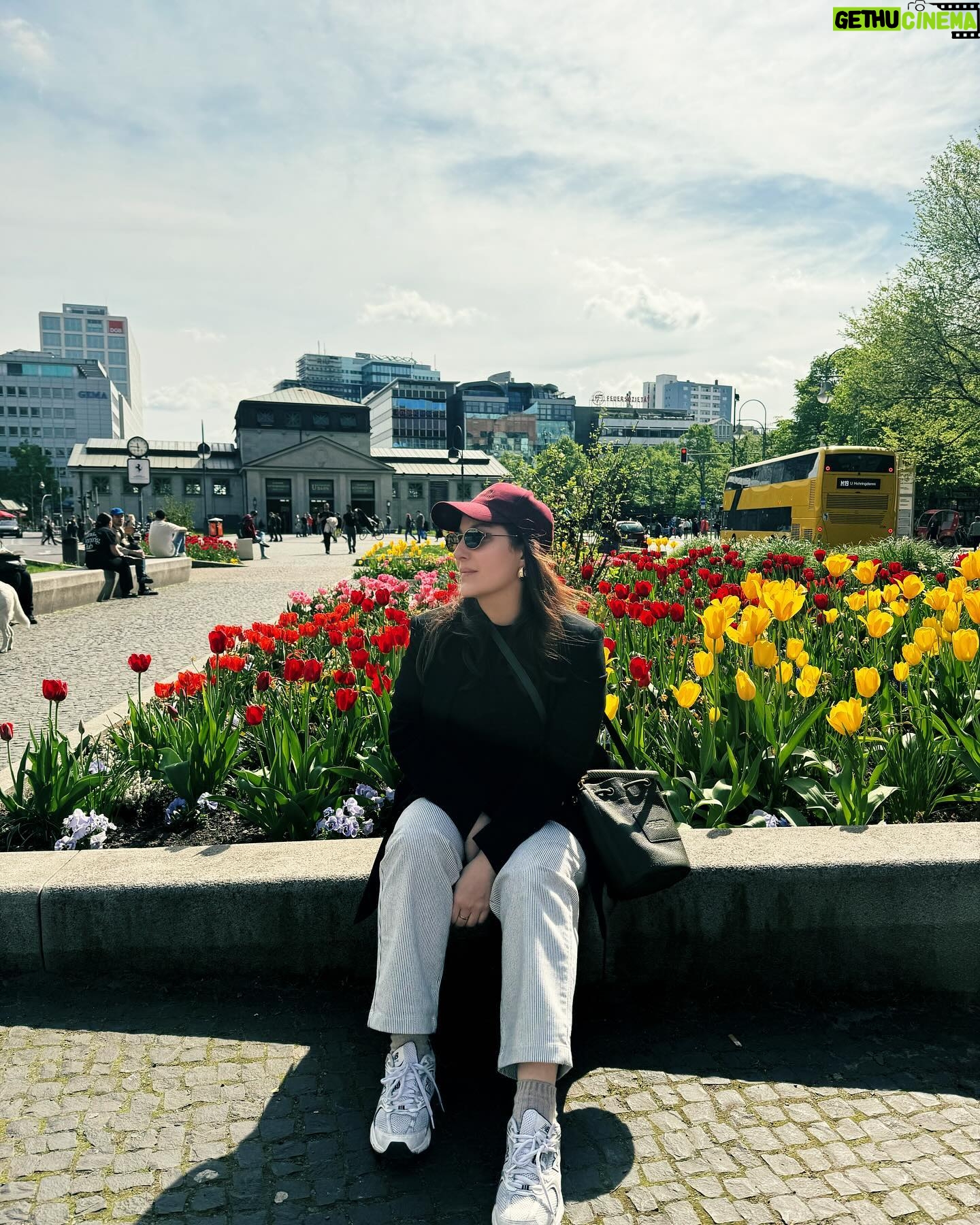 Şebnem Bozoklu Instagram - Genelde birinci olacak fotoyu ikinci, ikinci olması gereken fotoyu da birinci yaptığım söylenir. Bu sefer yakın iki tane seçtim. Hakkımda hayırlısı 🌷🌷